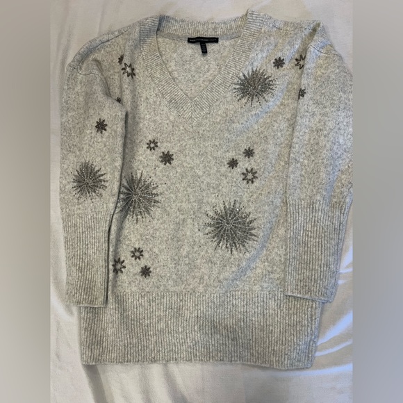 White House Black Market Holiday Sweater LG Grey V-Neck Sparkle Snowflake XLP - Picture 15 of 16